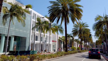 Beverly Hills 'teki Rodeo Drive' a gidiyoruz. LOS ANGELES, ABD - 1 Nisan 2019