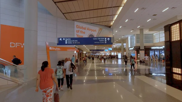 Ворота отправления в аэропорт Даллас Форт-Уэрт - Даллас, США - 20 июня 2019 года — стоковое фото