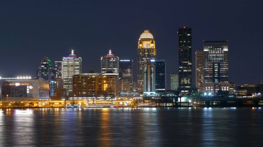 Louisville 'deki Skyline' ın gece çekimleri - LOUISVILLE, Birleşik Devletler - 14 Haziran 2019