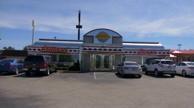 Dennys Amerikan Lokantası - LOUISVILLE, Birleşik Devletler - 14 Haziran 2019