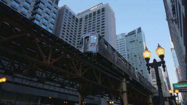 Chicago sokaklarında acil ambulans arabası - Chicago, Birleşik Devletler - 11 Haziran 2019