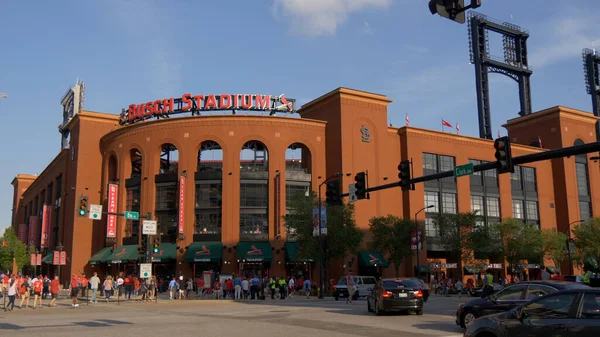 Famous landmark in St. Louis - Bush stadium for the Cardinals - ST. LOUIS, UNITED STATES - JUNE 19, 2019 — Stock Photo, Image