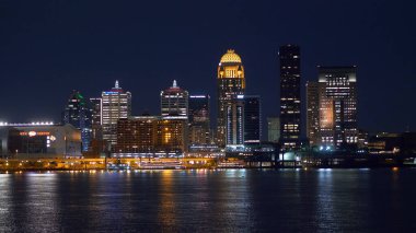 Louisville 'in gece silueti - LOUISVILLE, Birleşik Devletler - 14 HAZİRAN 2019