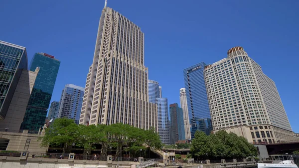 शिकागो शहर में उच्च वृद्धि इमारतों ChICAGO. संयुक्त राज्य अमेरिका जून 11, 2019 — स्टॉक फ़ोटो, इमेज