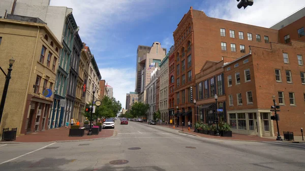 Hoofdstraat in Louisville - LOUISVILLE, Verenigde Staten - 14 juni 2019 — Stockfoto