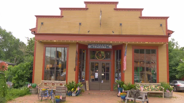 Creekside Trading store at Leipers Villa - LEIPERS FORK, EGYESÜLT ÁLLAMOK - 2019. június 17. — Stock Fotó