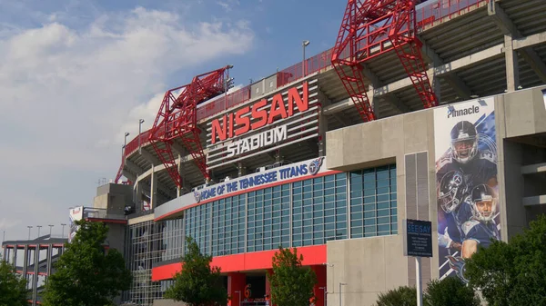 Monumento famoso en Nashville - el Estadio Nissan - NASHVILLE, ESTADOS UNIDOS - 17 DE JUNIO DE 2019 —  Fotos de Stock