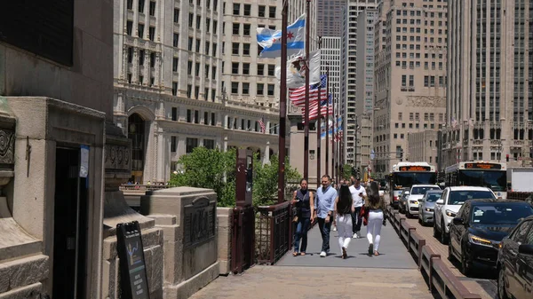 Ponte STATALE UNITO sul Magnifico Miglio di Chicago - CHICAGO, STATI UNITI - 11 GIUGNO 2019 — Foto Stock