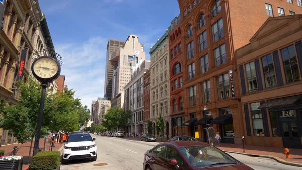 Prachtig uitzicht op de straat in Louisville - LOUISVILLE, VERENIGDE STATEN - 14 juni 2019 — Stockfoto