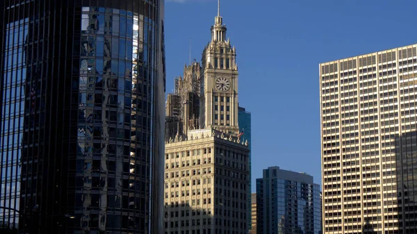 Здание Freddie Wrigley в Чикаго - CHICAGO. ГОСУДАРСТВА - 11 ИЮНЯ 2019 ГОДА — стоковое фото