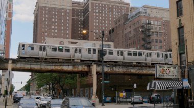 Chicago sokaklarında metro rayları - Chicago, Birleşik Devletler - 11 Haziran 2019