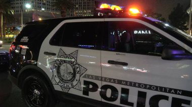 Las Vegas Polis Arabası Gece şeridinde