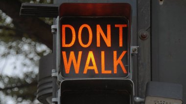 Yürü - Tulsa 'da eski trafik ışıklarında yürüme