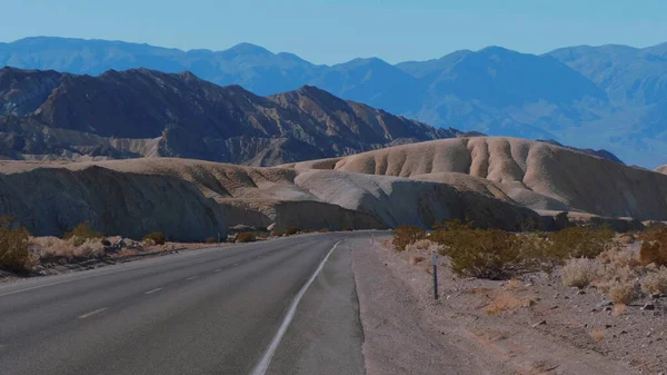 Bela rota paisagística através do Parque Nacional do Vale da Morte na Califórnia — Fotografia de Stock