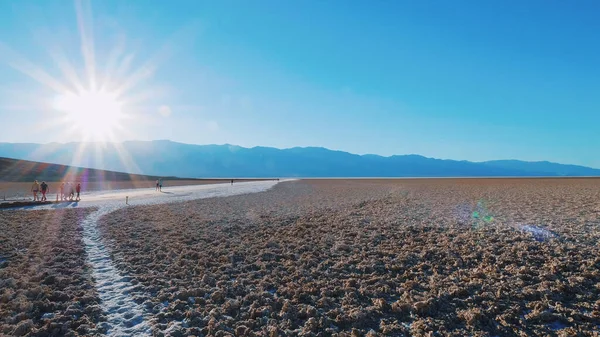 Piękne krajobrazy w Parku Narodowym Dolina Śmierci Kalifornia - Badwater Salt Lake — Zdjęcie stockowe