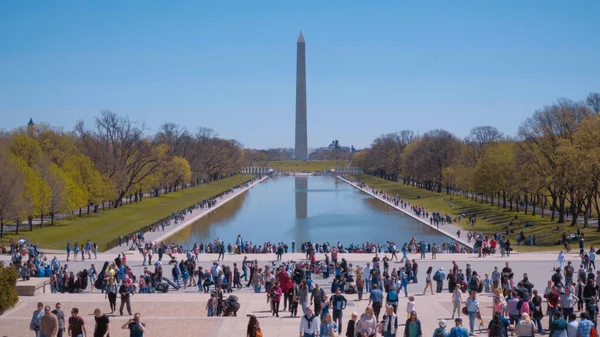 Lincoln Memorial Reflecting Pool in Washington DC - WASHINGTON, USA - 8 APRILE 2017 — Foto Stock