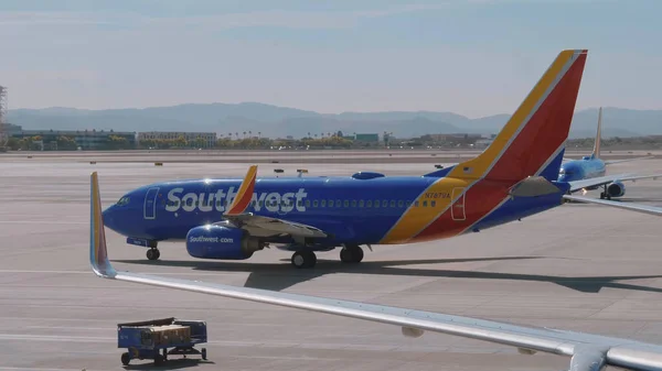 Flugzeug der Southwest Airlines am McCarran Airport - LAS VEGAS-NEVADA, 11. OKTOBER 2017 — Stockfoto