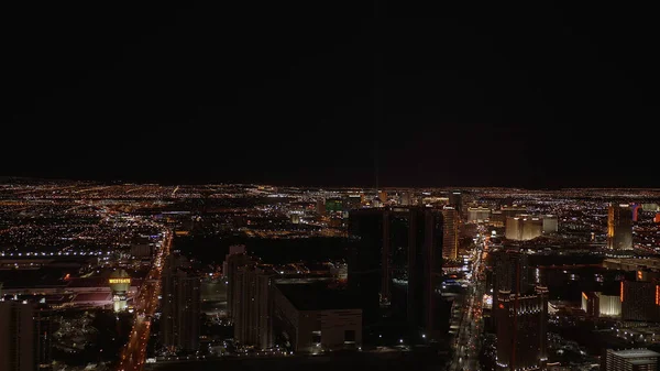Széles látószögű kilátás Las Vegas városára éjszaka - LAS VEGAS-NEVADA, Október 11, 2017 — Stock Fotó