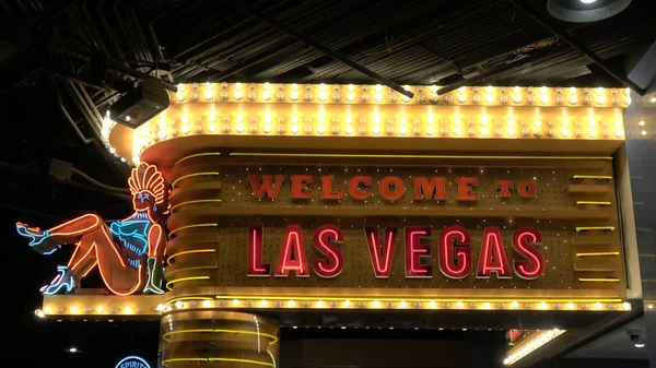 Las Vegas neon sign by night - LAS VEGAS-NEVADA, październik 11, 2017 — Zdjęcie stockowe