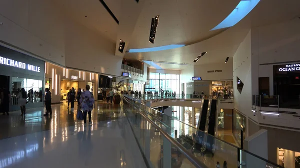 Удивительный торговый центр в Лас-Вегасе - на полосе - ЛАС ВЕГАС-НЕВАДА, ОКТЯБРЬ 11, 2017 — стоковое фото