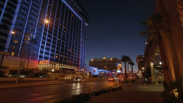 Famoso Ballys Hotel and Casino di Las Vegas di notte - LAS VEGAS-NEVADA, 11 ottobre 2017 — Foto Stock