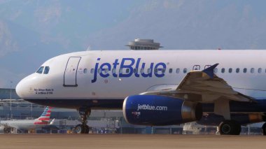 Pistteki Jetblue uçağı - kalkışa hazır - LAS VEGAS-NEVADA, 11 Ekim 2017