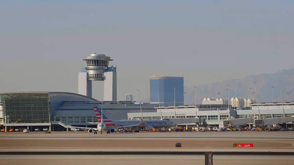 Las Vegas 'taki McCarran Havaalanı - tüm yıl çok yoğun- LAS VEGAS-NEVADA, 11 Ekim 2017 — Stok fotoğraf