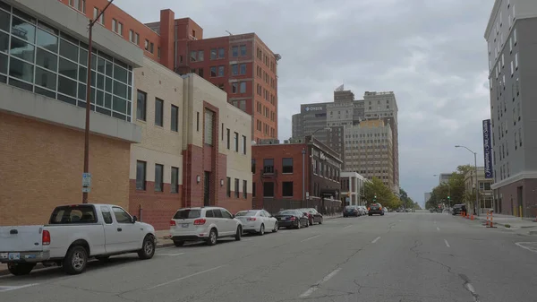 Straatzicht in Tulsa Binnenstad - TULSA-OKLAHOMA, OKTOBER 21, 2017 — Stockfoto