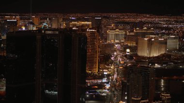 Gece Las Vegas üzerindeki hava manzarası - LAS VEGAS-NEVADA, 11 Ekim 2017