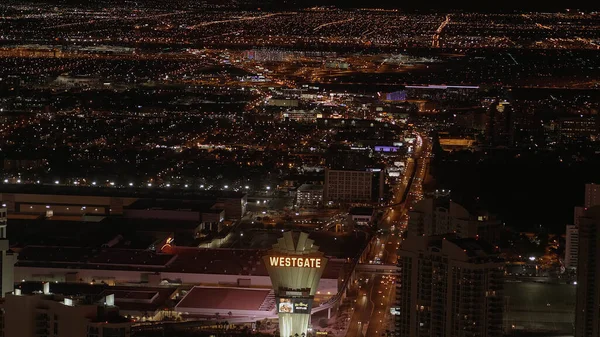 Luchtfoto uitzicht over de stad Las Vegas 's nachts - LAS VEGAS-NEVADA, OKTOBER 11, 2017 — Stockfoto