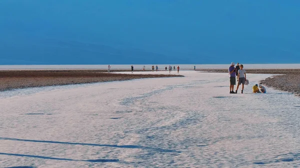 Badwater Salt lake at Death Valley Kalifornia - LAS VEGAS-NEVADA, 11 października 2017 — Zdjęcie stockowe