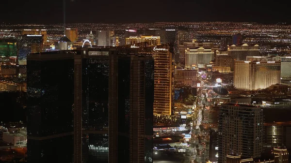 Gece Las Vegas üzerindeki hava manzarası - LAS VEGAS-NEVADA, 11 Ekim 2017 — Stok fotoğraf