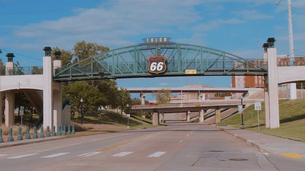 Ponte famosa sobre a Rota 66 em Tulsa - TULSA-OKLAHOMA, 21 de outubro de 2017 — Fotografia de Stock