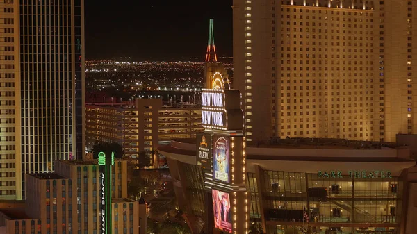 Úžasné Las Vegas v noci - kasina na pásu - LAS VEGAS-NEVADA, 11. října 2017 — Stock fotografie