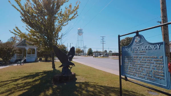Sign Sac and Fox Agency Oklahoma at Route66 - OKLAHOMA CITY-OKLAHOMA, oktober 2017 — Stockfoto