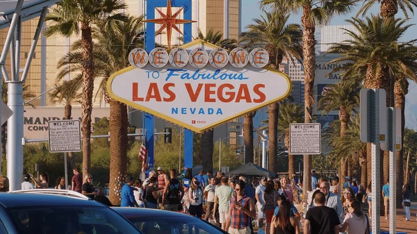 Velkommen til det fabelaktige Las Vegas-tegnet - LAS VEGAS-NEVADA, OCTOBER 11, 2017 – stockfoto