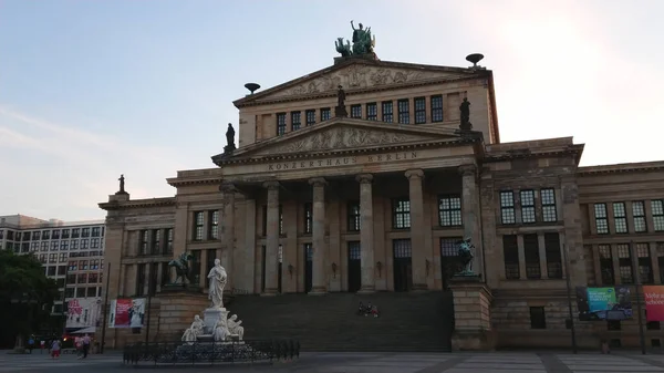 Berlin Jandarma Meydanı 'ndaki Alman Konser Salonu - BERLIN ŞEHRİ, GERMANY - 21 Mayıs 2018 — Stok fotoğraf