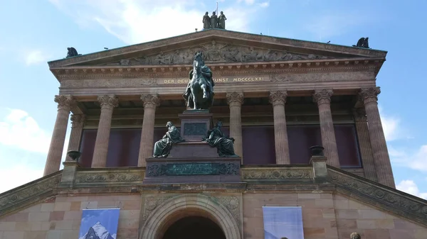 Gamla Nationalgalleriet på Museum Island i Berlin — Stockfoto