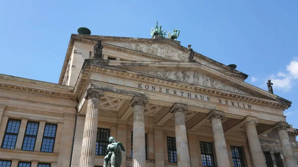 Sala de conciertos alemana en la plaza Gendarmenmarkt de Berlín — Foto de Stock