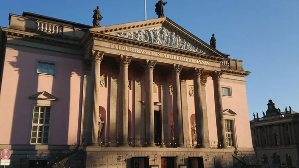 Berlin 'deki Alman Devlet Operası - Berlin Şehri - 21 Mayıs 2018 — Stok fotoğraf