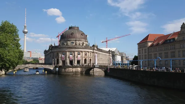Famoso Museo Bode en Berlín en la Isla de los Museos - importante hito en la ciudad - CIUDAD DE BERLÍN, ALEMANIA - 21 DE MAYO DE 2018 — Foto de Stock