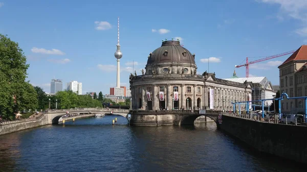 Museo Bode - Monumento popular en la Isla de los Museos en Berlín - CIUDAD DE BERLÍN, ALEMANIA - 21 DE MAYO DE 2018 — Foto de Stock
