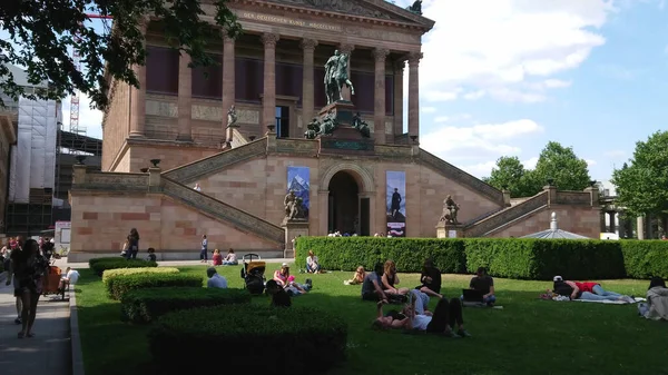 Berlin 'deki Müze Adası' ndaki eski Ulusal Galeri - ünlü bir kent - BERLIN, GERMANY - 21 Mayıs 2018 — Stok fotoğraf