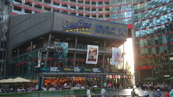 Cinestar Movie Theater и IMAX в Sony Center Berlin - CITY OF LIN, Германия - 21 января 2018 — стоковое фото