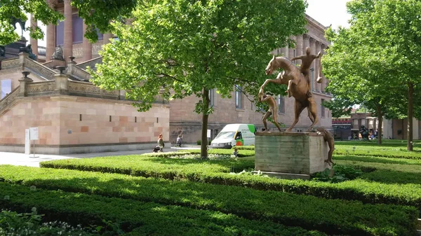 Berlin 'deki güzel müze adası - şehrin ünlü simgesi - BERLIN, ALMANY - 21 Mayıs 2018 — Stok fotoğraf