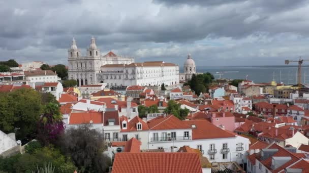 Daken Van Lissabon Alfama Heuvel Luchtfoto Drone Beelden — Stockvideo