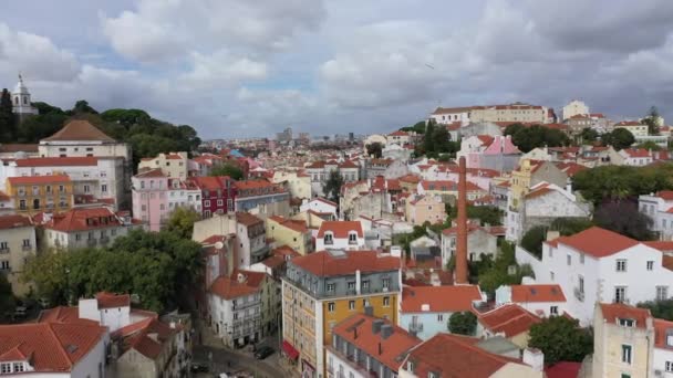 Alfama Hill v Lisabonu shora - letecké záběry dronů
