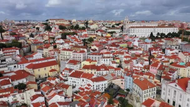 Lissabon Sightseeing Från Ovan Den Historiska Stadsdelen Alfama Antenn Drönare — Stockvideo