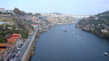 Douro Nehri Portekiz 'in Porto şehrinde.