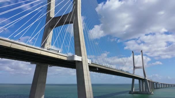 Lizbon Daki Tejo Nehri Üzerindeki Ünlü Vasco Gama Köprüsü Hava — Stok video